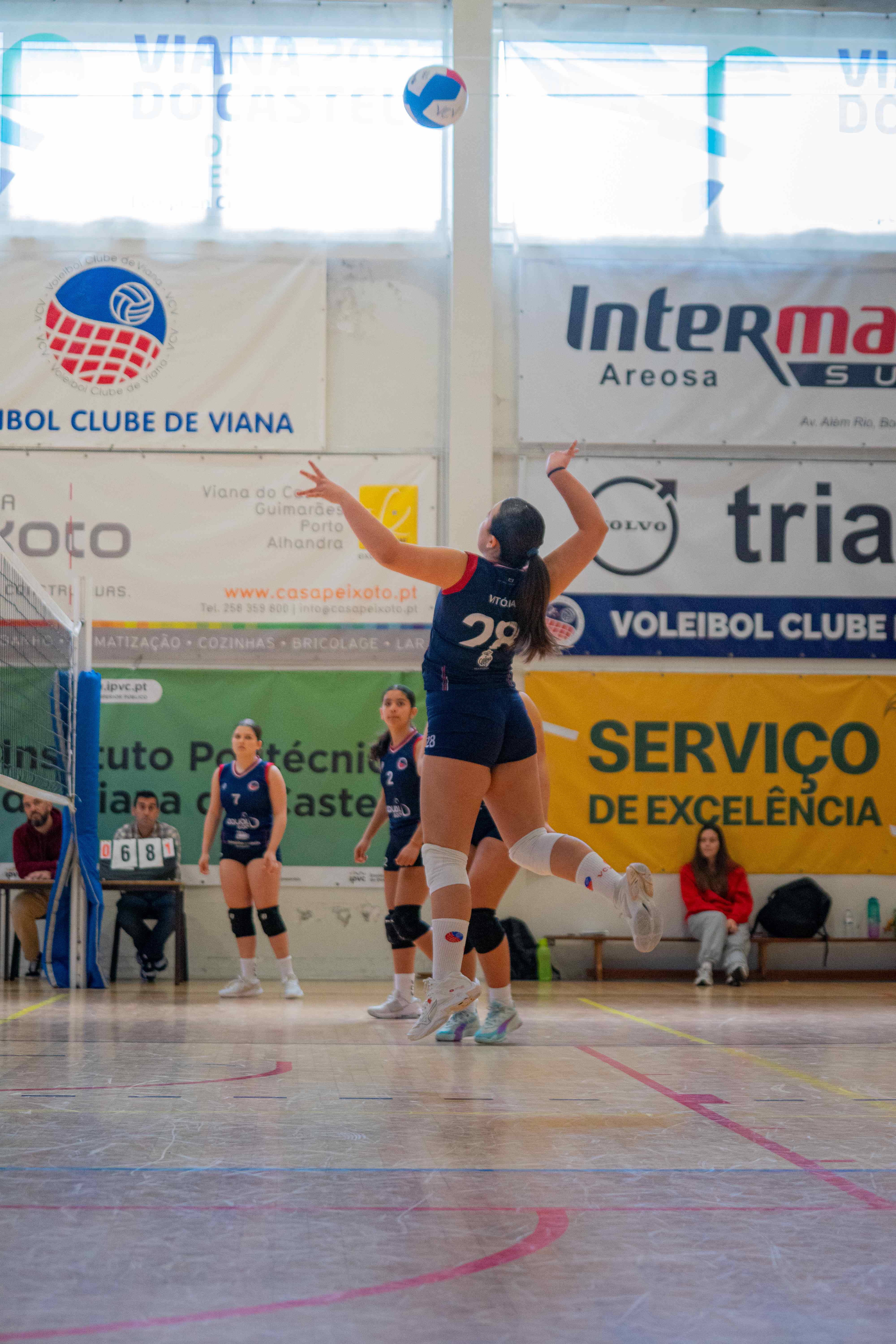 Voleibol feminino servico